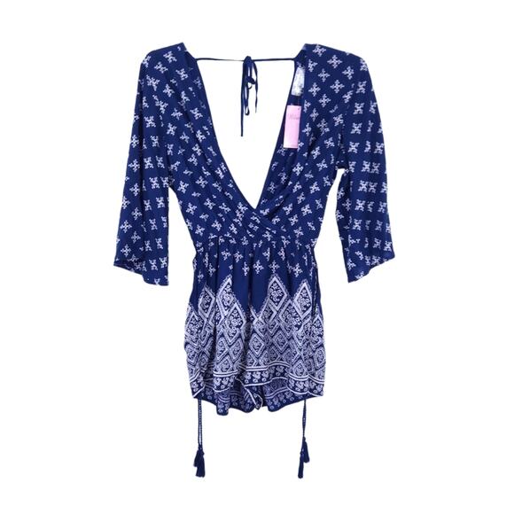 NEW Band Of Gypsies Short Romper Medium Blue Printed, Bell Sleeve, Festival Boho - Picture 2 of 4